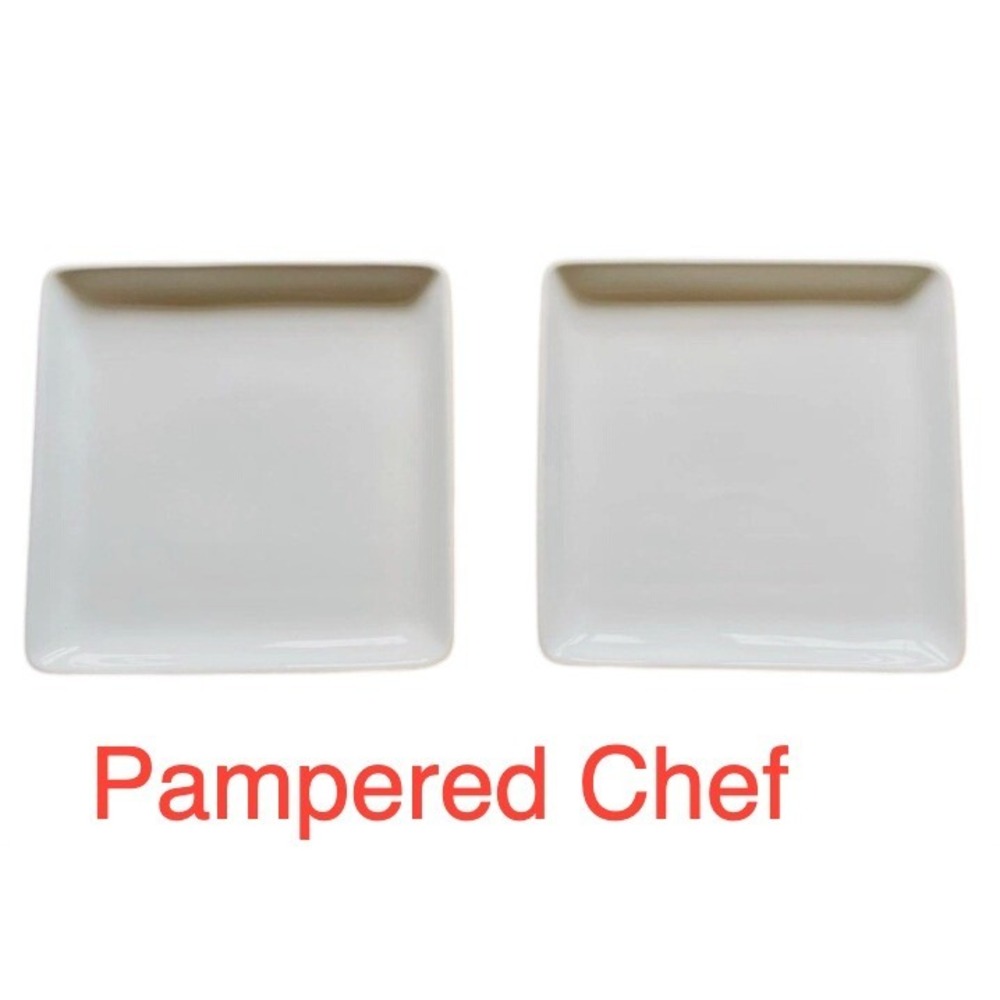 The Pampered Chef Simple Additions Medium Squares Set of 2 White Plates 1930